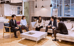 エンジニアチームのミーティング風景